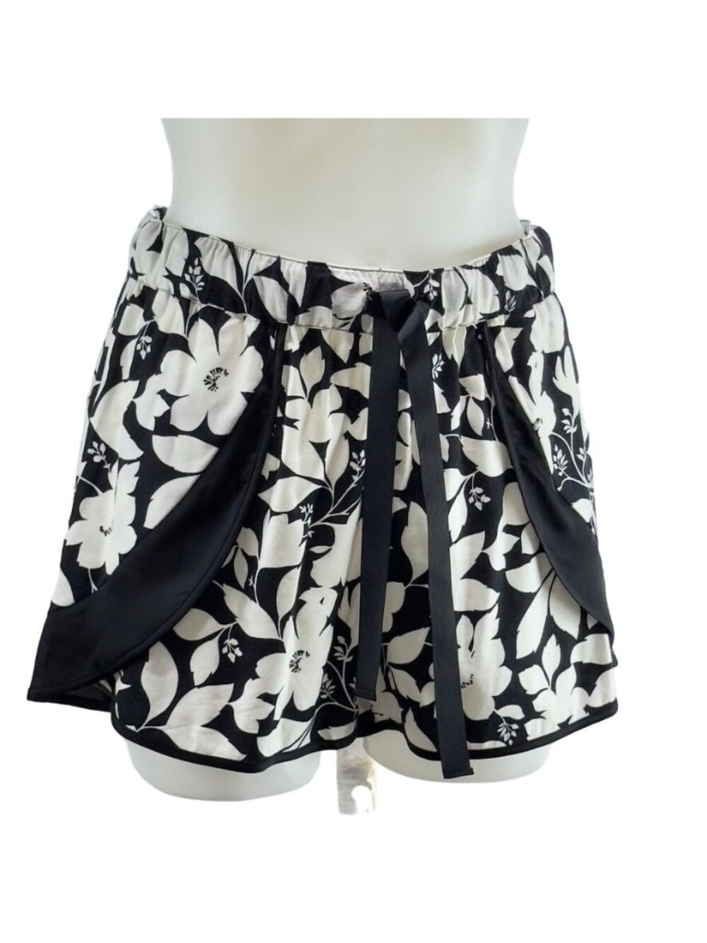 ANN TAYLOR Sleep Lounge Shorts Women's Black White Floral Pattern Size S